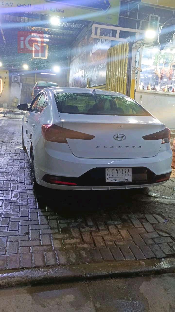 هیوندای ئەلەنترا